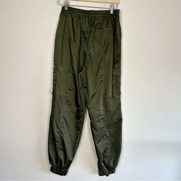 Retrofête Mia bomber jacket & Kira jogger satin set Army Green - Picture 15 of 16